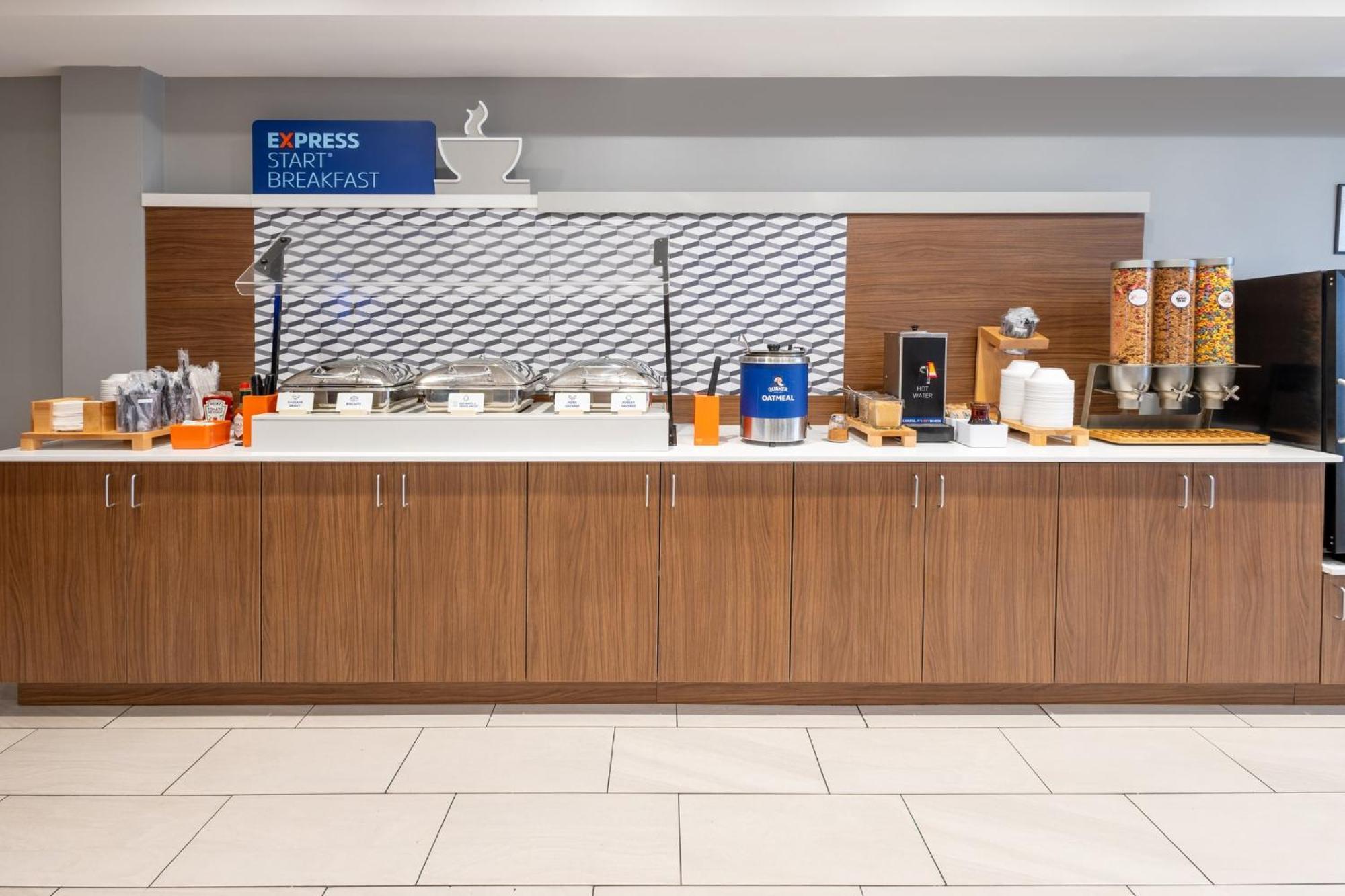 Holiday Inn Express Hotel & Suites Jackson - Flowood By Ihg Zewnętrze zdjęcie